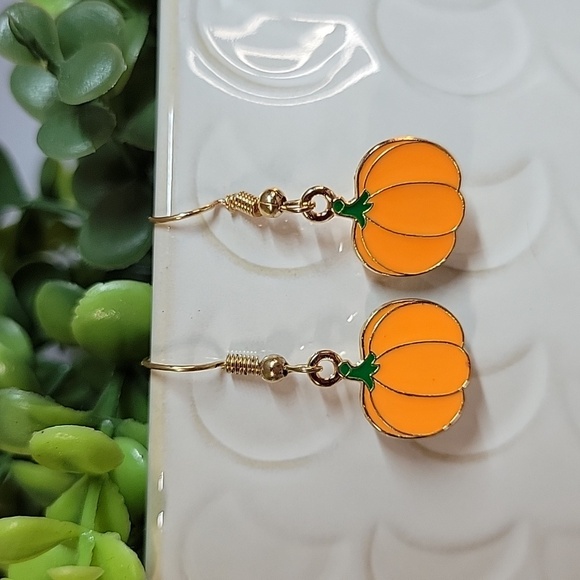 Ear Envy Jewelry - DAINTY PUMPKIN CHARM EARRINGS